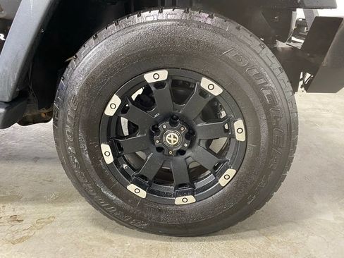 Used 2014 Jeep Wrangler Sport w/ Quick Order Package 24S AWD/4WD image 12