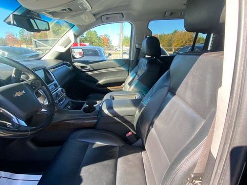 Used 2018 Chevrolet Suburban LT image 10
