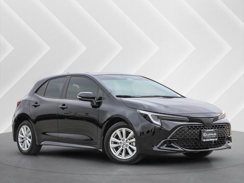 Used 2026 Toyota Corolla SE FWD image 1