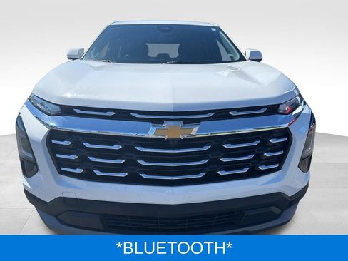 Used 2026 Chevrolet Equinox LT w/ Convenience Package II FWD image 3