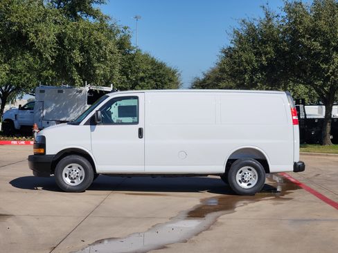 New 2025 Chevrolet Express 2500 w/ Driver Convenience Package image 11