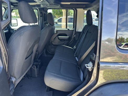 Used 2021 Jeep Wrangler Unlimited Sport AWD/4WD image 13
