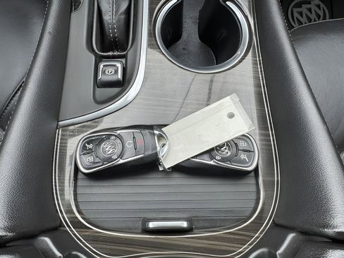 Used 2019 Buick Envision Essence image 22