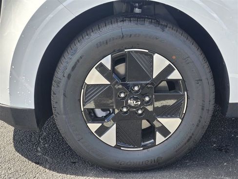 New 2026 Kia Carnival LXS image 7