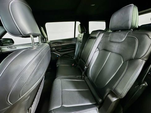 Used 2022 Jeep Grand Cherokee L Overland image 15