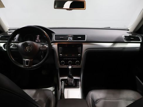 Used 2012 Volkswagen Passat TDI SE image 17