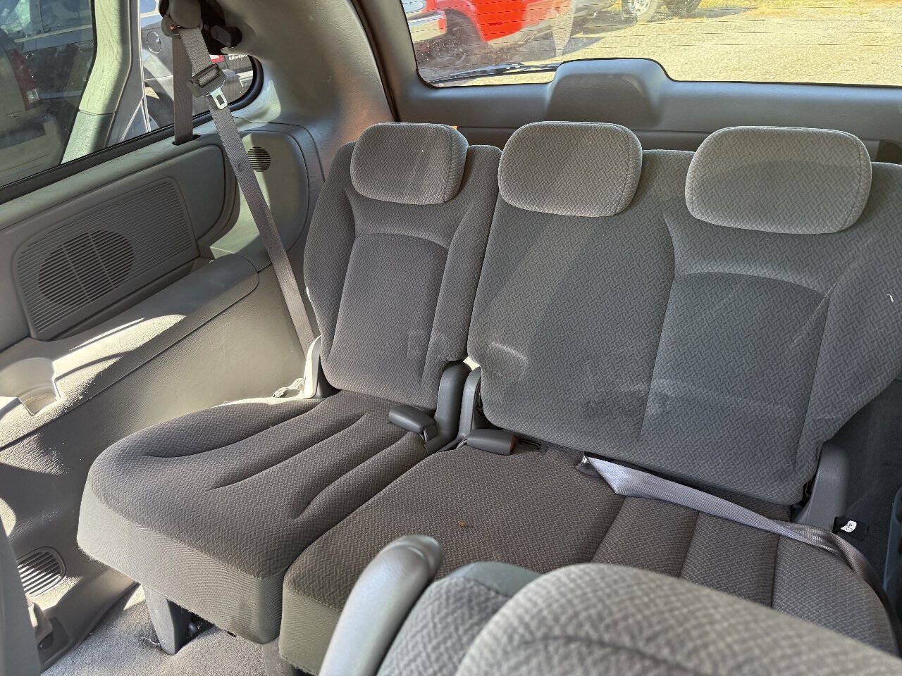 Used 2006 Dodge Grand Caravan SXT FWD image 19