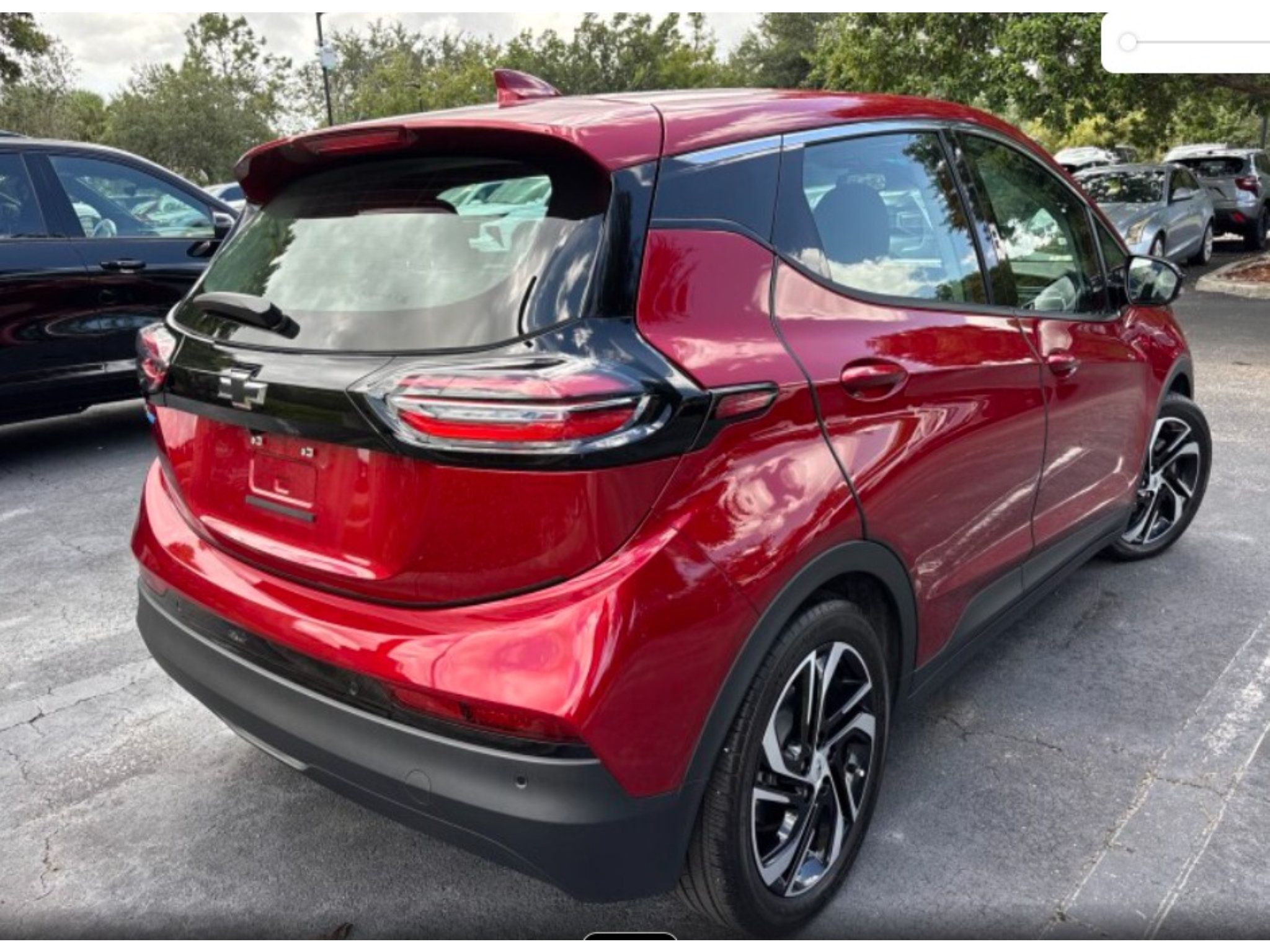 Used 2023 Chevrolet Bolt LT FWD image 3