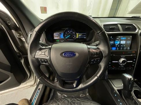Used 2018 Ford Explorer Sport AWD/4WD image 11