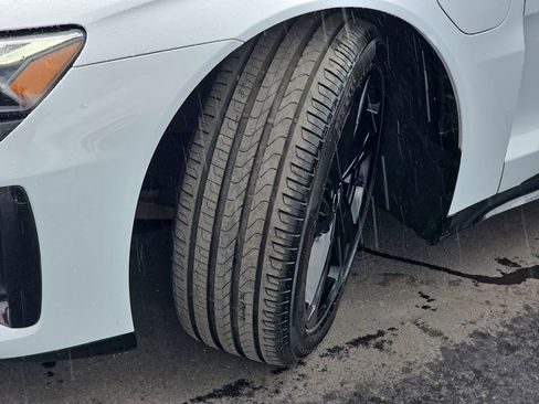 Used 2022 Audi e-tron GT Premium Plus w/ Performance Package image 36