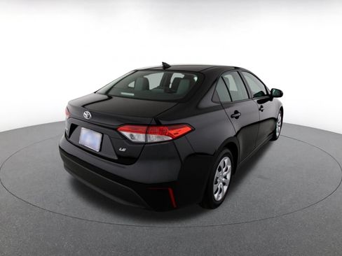 Used 2025 Toyota Corolla LE FWD image 9