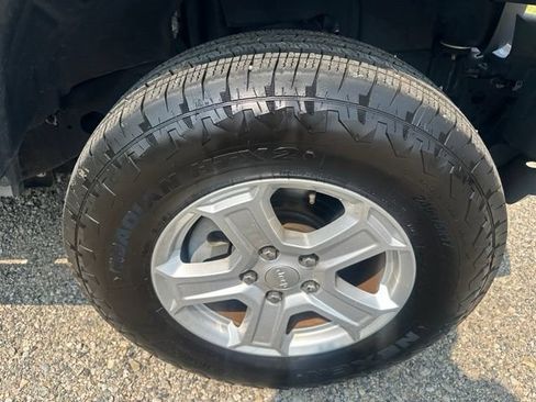 Used 2019 Jeep Wrangler Unlimited Sport S AWD/4WD image 12