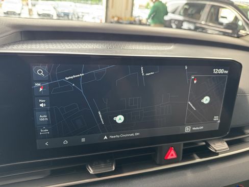 New 2026 Kia Carnival EX FWD image 11