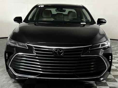 Used 2019 Toyota Avalon Limited FWD image 12