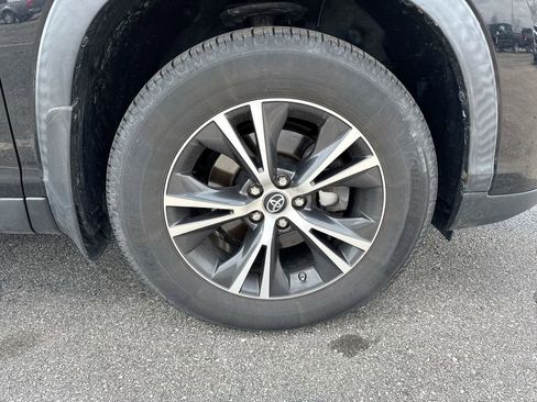 Used 2019 Toyota Highlander Plus image 6