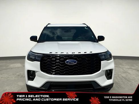 Used 2025 Ford Explorer ST-Line w/ ST-Line Street Pack AWD/4WD image 12