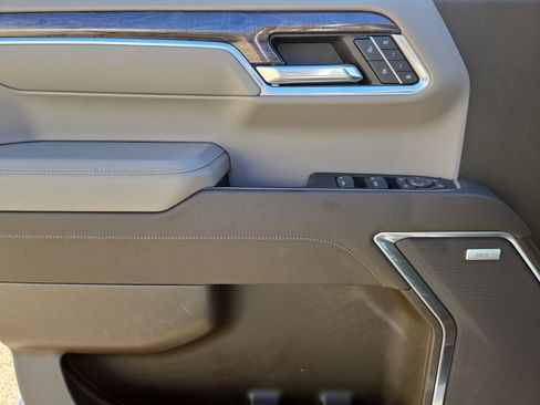 Used 2024 Chevrolet Silverado 1500 LTZ w/ LTZ Convenience Package II image 15