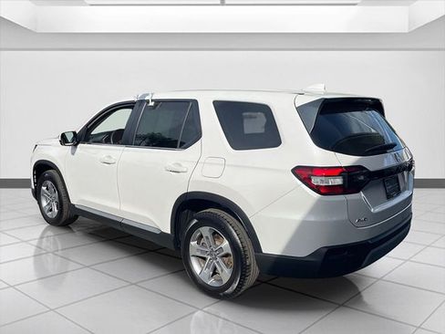 Used 2025 Honda Pilot EX-L image 4