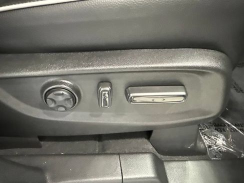 Used 2025 Honda Odyssey Elite image 17