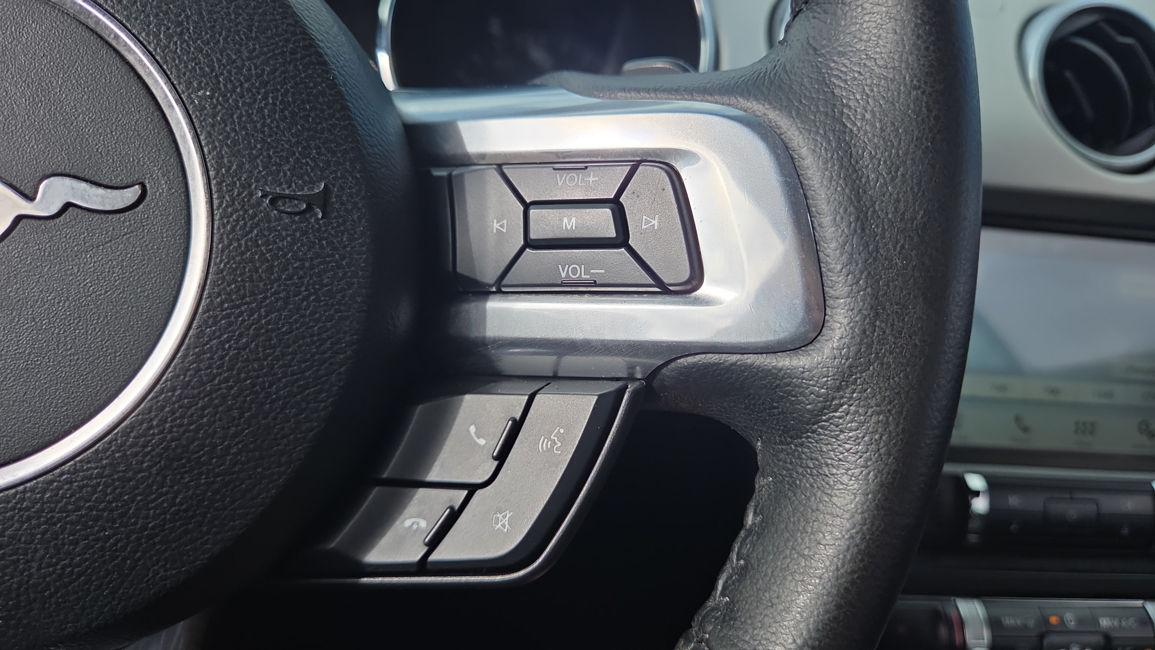 Used 2016 Ford Mustang Premium RWD image 22