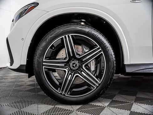 Certified 2025 Mercedes-Benz GLC 350e 4MATIC image 4