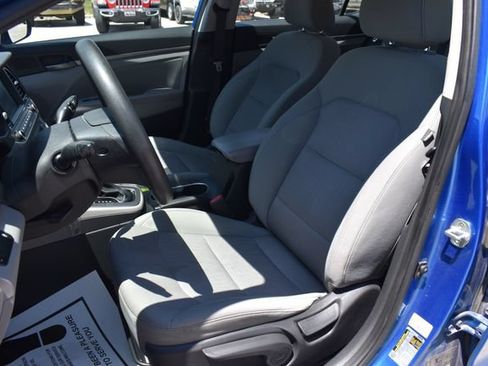 Used 2017 Hyundai Elantra SE FWD image 13