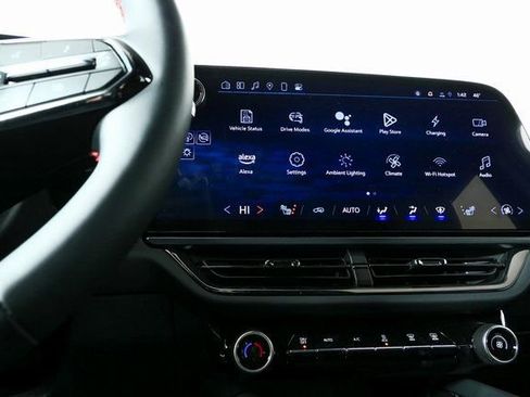 New 2025 Chevrolet Equinox EV RS image 13