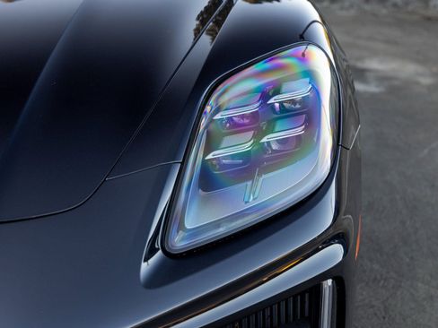 Certified 2024 Porsche Panamera image 16