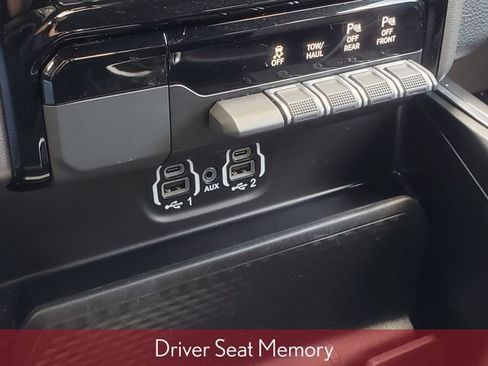 Used 2023 RAM 1500 Laramie AWD/4WD image 28