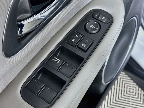 Used 2016 Honda HR-V EX image 17