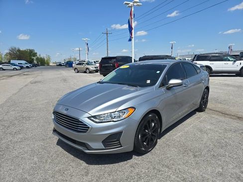 Used 2020 Ford Fusion SE FWD image 9