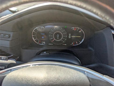 Used 2020 Cadillac Escalade Premium Luxury AWD/4WD image 33