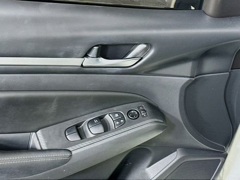 Used 2022 Nissan Altima 2.5 SV image 15