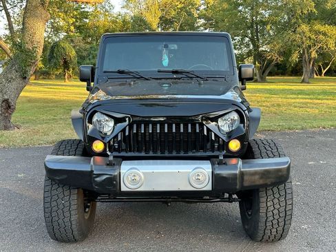 Used 2015 Jeep Wrangler Unlimited Sahara w/ Dual Top Group image 8