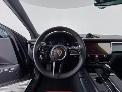 New 2026 Porsche Macan image 12