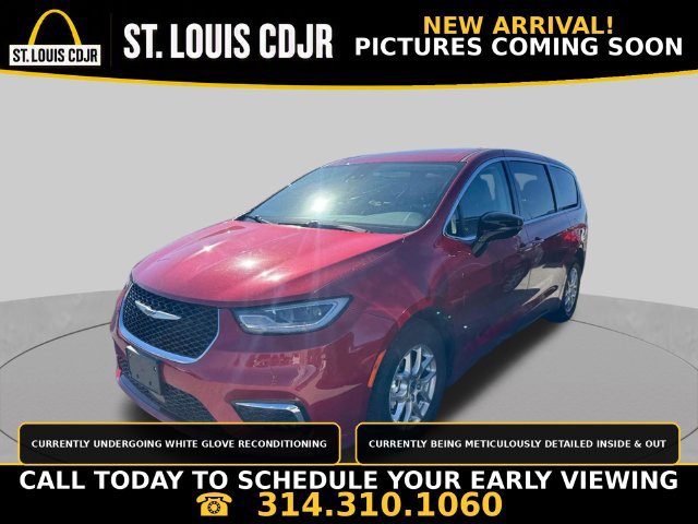 Used 2024 Chrysler Pacifica Touring-L FWD image 1
