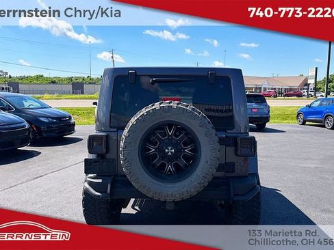 Used 2016 Jeep Wrangler Unlimited Sahara AWD/4WD image 22