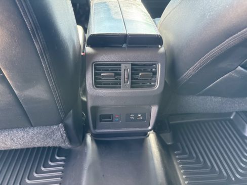 Used 2022 Nissan Rogue SL FWD image 14