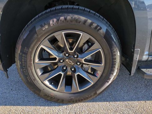 Used 2020 Chevrolet Silverado 1500 Custom w/ Custom Value Package image 32