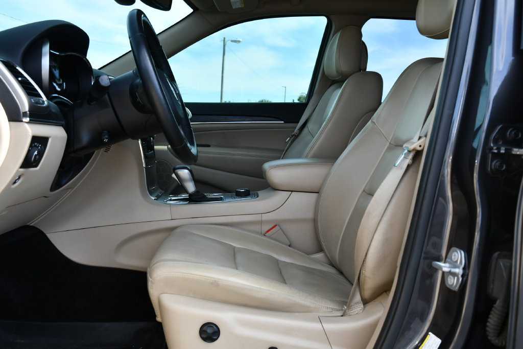 Used 2019 Jeep Grand Cherokee Limited w/ Luxury Group II AWD/4WD image 15