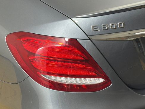 Used 2019 Mercedes-Benz E 300 image 25