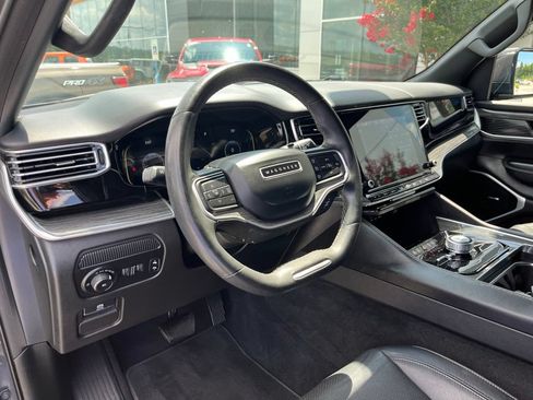 Used 2022 Jeep Wagoneer Series II w/ Premium Group I AWD/4WD image 7
