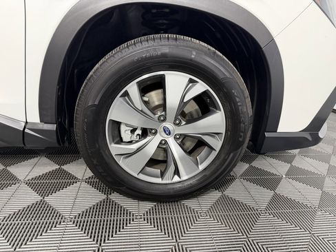 Used 2024 Subaru Ascent Premium w/ Convenience Package image 11