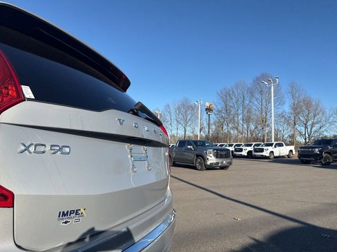 Used 2024 Volvo XC90 B5 Plus image 34