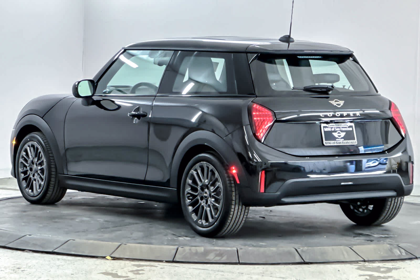 Used 2026 MINI Cooper 2-Door Hardtop FWD image 6