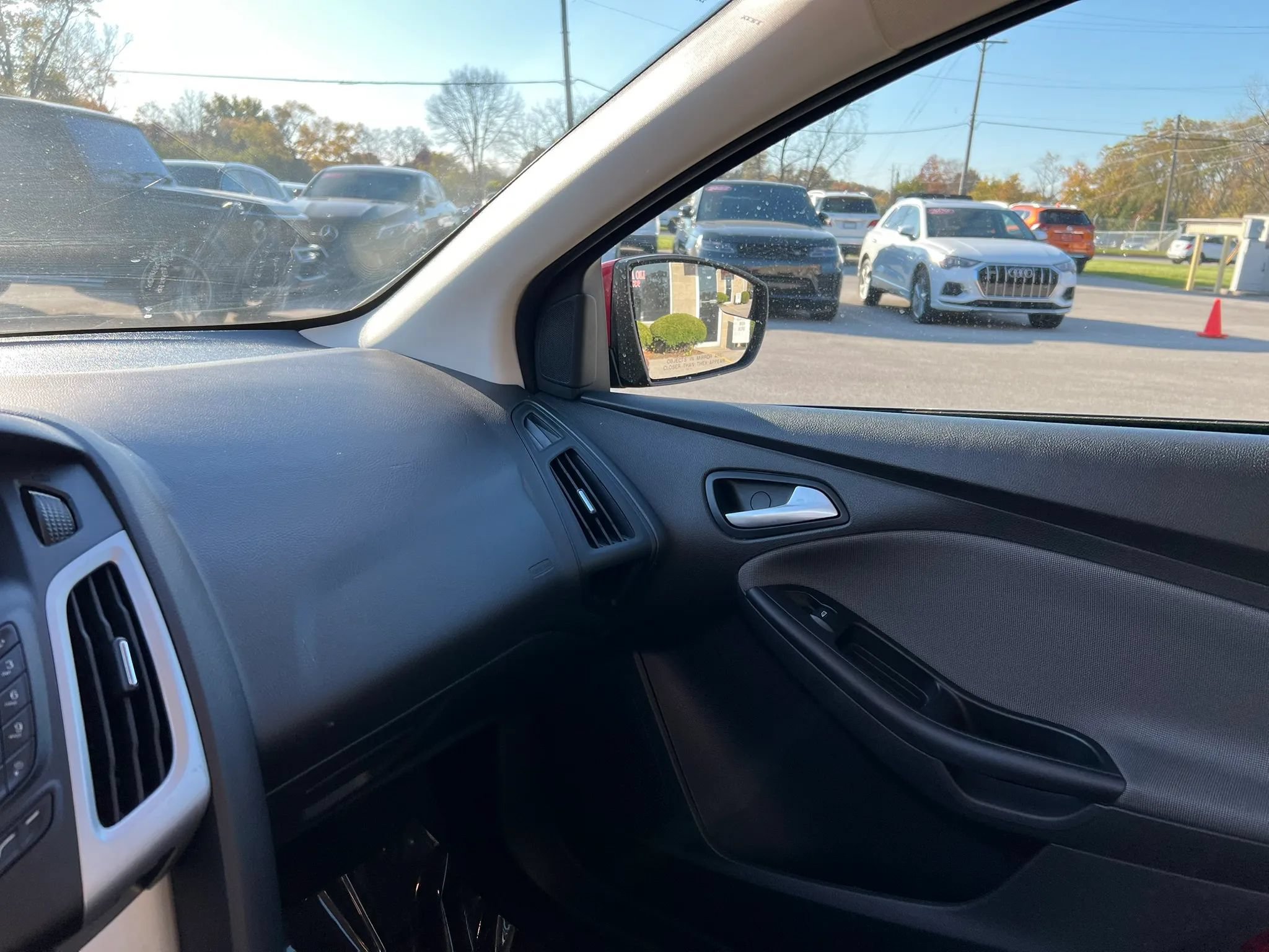 Used 2014 Ford Focus SE FWD image 19