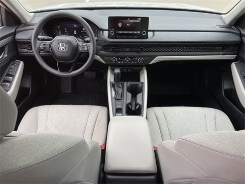 Certified 2025 Honda Accord LX image 9