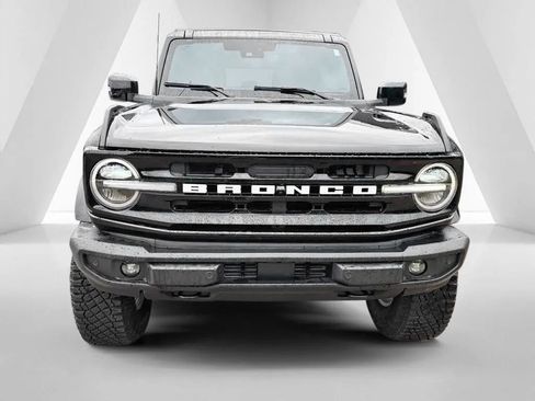 Used 2025 Ford Bronco Outer Banks AWD/4WD image 2