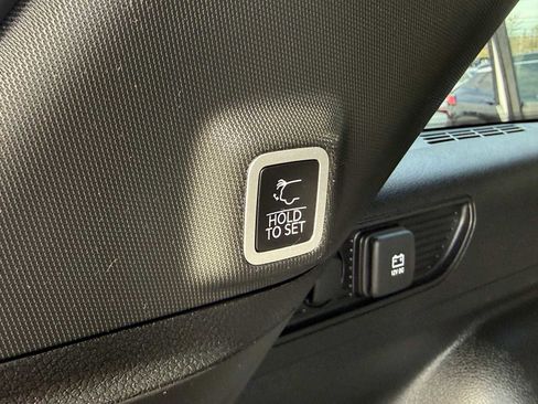 Certified 2023 Jeep Grand Cherokee Altitude image 33