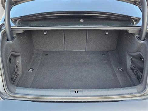 Used 2017 Audi A4 2.0T Premium image 6